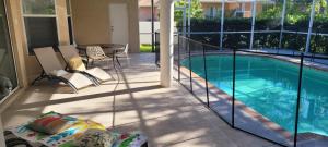 Cozy room with heated pool & spa