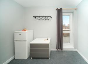 1 of 5 Room Cozy, spacious and modern in Camden Town