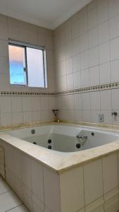 Grande casa em Jurerê 5 min a pé praia e Open Shop Jurerê Internacional