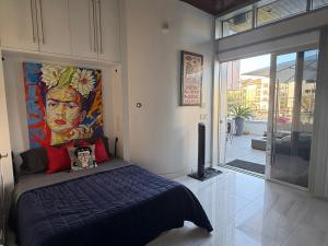 Private Art-Inspired Loft in Midtown with Skyline Views