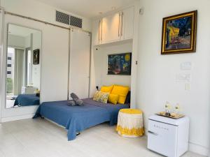 Private Art-Inspired Loft in Midtown with Skyline Views