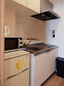 谷町六丁目站1分钟 电梯公寓可住3人 直达心斋桥难波梅田 带阳台 洗衣机 浴室干燥