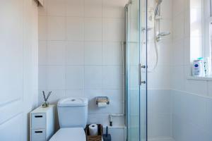 Cosy Cottage with free on street parking