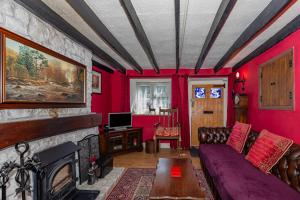 Cosy Cottage with free on street parking