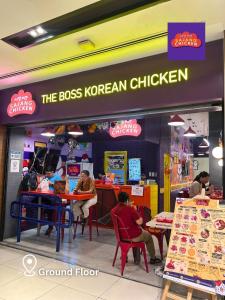 2 Bedroom Unit with Queen-sized Beds near NAIA T3