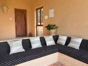 Brand New 2 Bedroom Sun-lit Mud Brick Private Villa Retreat