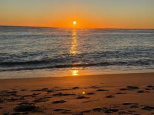 Spacious 3BR 3BA with King Bed & Amazing Pools near Intercoastal, Lantana Beach, FL