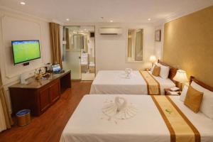 ORANGE Hotel - Near the Airport, Train Station, Service from the Heart, Open 24 Hours