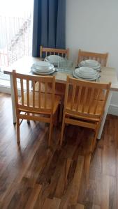 City Sparrow - Upper Pad Nest