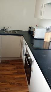 City Sparrow - Upper Pad Nest