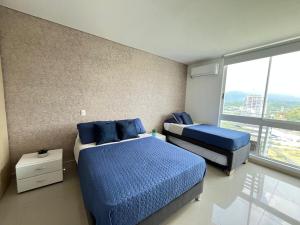 FrontRow Caribbean Beach Massive Oceanfront Apart