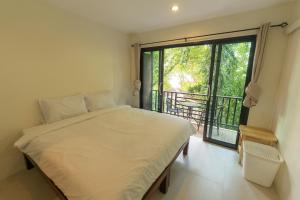 New Heaven Dive School and Resort