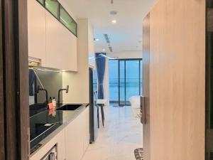 BedKing Beverly VIP Luxury