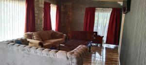 Arriendo casona en el campo, piscina, Quincho y Río Huaqui