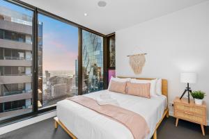 Skyhigh Views 3BR comfort with parking