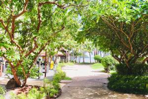 Cozy Camaya Coast Beach Villa with Roofdeck & FUN