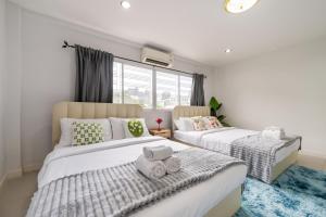 MIQ Ekkamai1 - 5BR house 65 inch TV