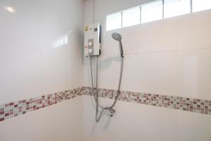 MIQ Ekkamai1 - 5BR house 65 inch TV