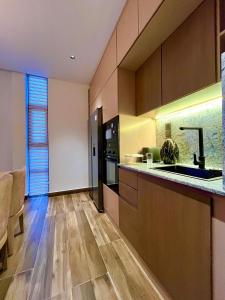 Reliable Heights - Luxury Apartment in Colombo