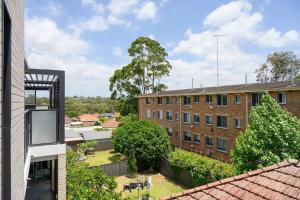 Modern Marrickville Studio 10 Min Walk to Train