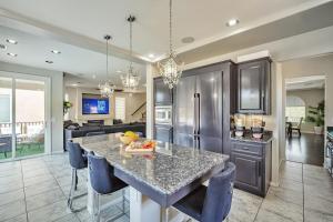 Dream Villa - 2 Big master Bedrooms! Strip view!