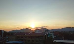 Hinnam Saisuay by One