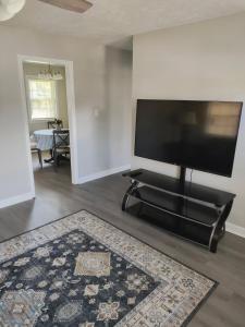 Renovated 3BR Home Close to Fort Liberty