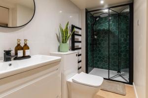 Cosy Garden Flat with work space near Clifton