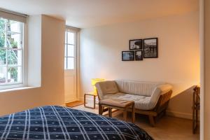 Cosy Garden Flat with work space near Clifton