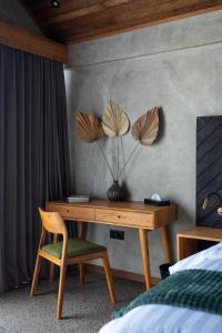 Private Villa with Plunge Pool & Tropical Views