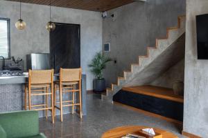 Private Villa with Plunge Pool & Tropical Views