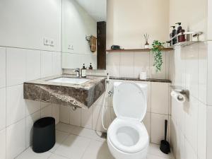 NEW Studio Mampang with City View and Netflix