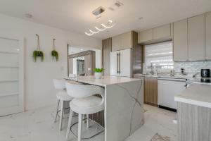 3-Acre Retreat, 3 Mi to Dtwn Jensen! Upscale Home