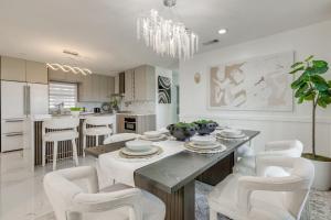 3-Acre Retreat, 3 Mi to Dtwn Jensen! Upscale Home