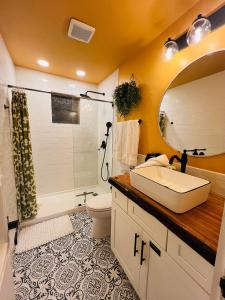 Southern Pines Gem with 2 Master-King Suites