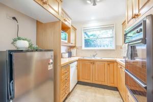 Conveniently Located Double Room Near Eastwood - Shared Bathroom and Kitchen