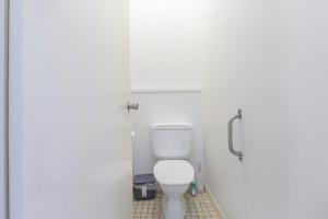 Conveniently Located Double Room Near Eastwood - Shared Bathroom and Kitchen