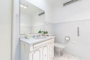 Conveniently Located Double Room Near Eastwood - Shared Bathroom and Kitchen