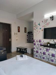 Krishna kunj palace near Prem mandir