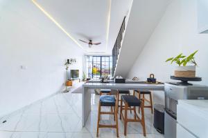 Seminyak Loft 360 by Villas R Us