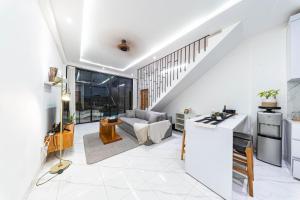 Seminyak Loft 360 by Villas R Us