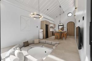 Villa Ladam 2BR Cottage Private Pool In Berawa