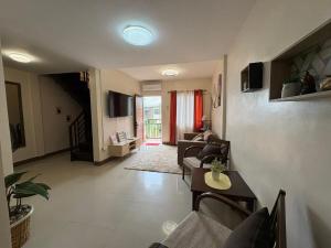 Spacious 3BR Fully-Furnished Townhouse with Parking