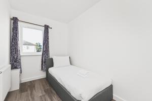 Beautiful 4BDR Townhouse with Free Parking