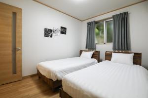 宮古島 White Shisa ホワイトシーサー