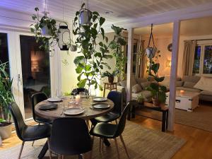 Villa Mehiläinen 240m2, 5BR, Sauna, Dojo, WiFi, Cozy Familyhome