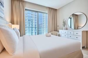 STAY BY LATINEM Luxury 2BR Holiday Home G5- 5812 near Burj Khalifa