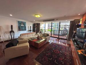 Pigcat Room near Em District BTS Prom Phong