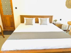 Crystal Pearl Villa, Weligama - 5 min to Beach