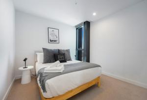 Luxury CBD 2B2B Next To Melbourne Central Pool Gym